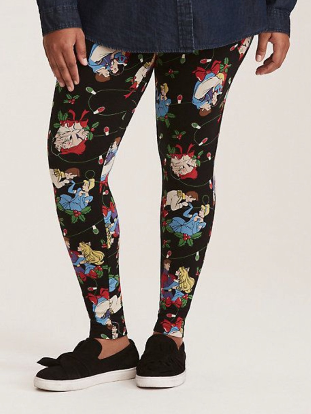 Torrid Disney Black Princess Holiday Print Leggings size 1 (14/16)
